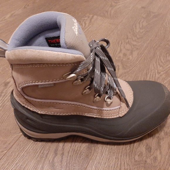 Gently Worn - Eddie Bauer Snowfoil Winter Boots for Sports and Cold Weather - Picture 4 of 10